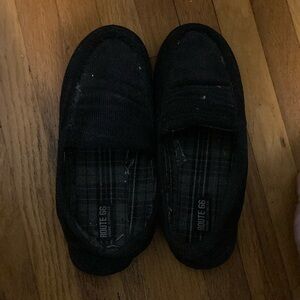 “Hood classic” Like new cordoruy house shoes